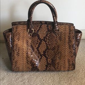 Exclusive Michael Kors snakeskin print purse!